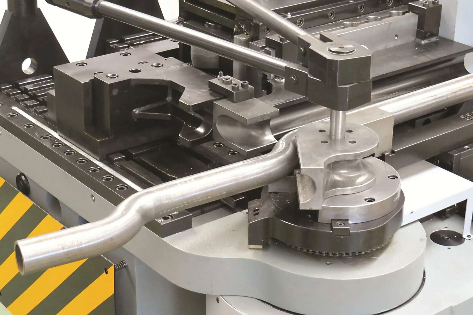 Гибка профильных труб